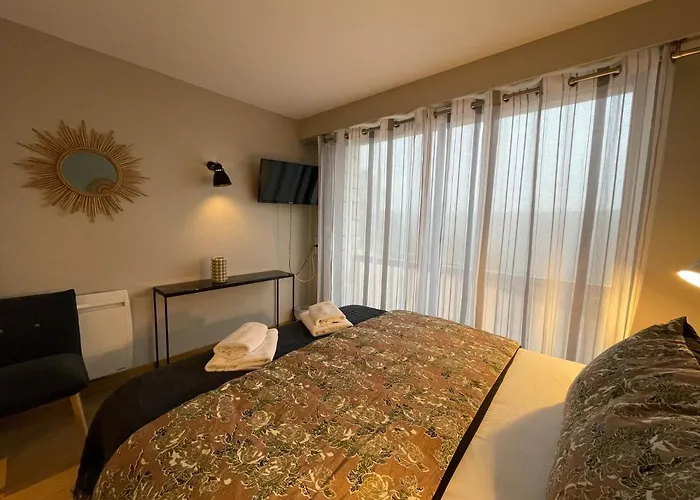 Logis - Le Belvedere - 2 Etoiles Et Restaurant 2*