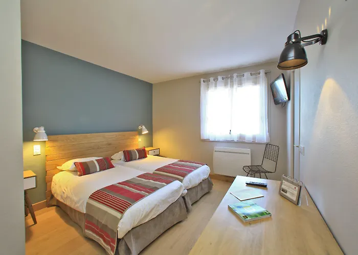 Logis - Le Belvedere - 2 Etoiles Et Restaurant 2* רוקמאדור