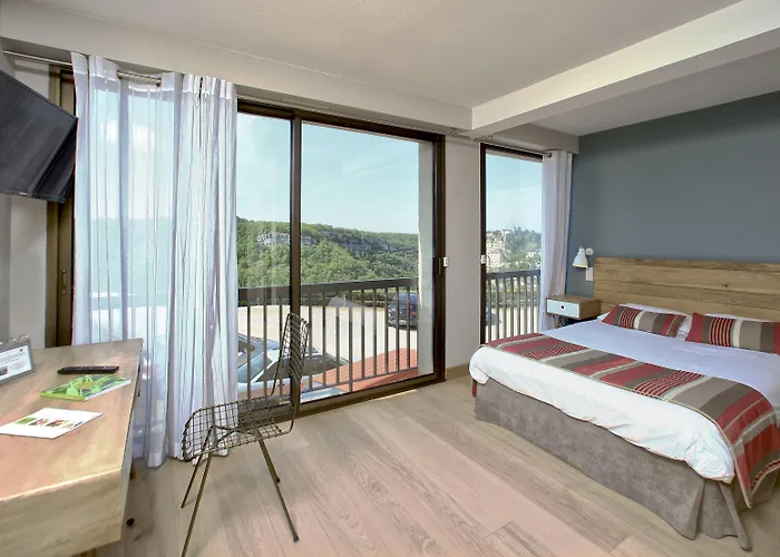 Logis - Le Belvedere - 2 Etoiles Et Restaurant מלון רוקמאדור