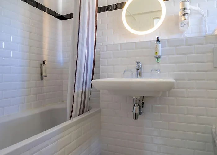 מלון Logis - Le Belvedere - 2 Etoiles Et Restaurant