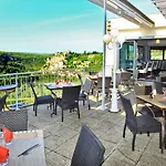 Logis - Le Belvedere - 2 Etoiles Et Restaurant ロカマドゥール