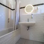 ホテル Logis - Le Belvedere - 2 Etoiles Et Restaurant