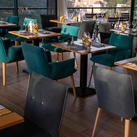 Logis - Le Belvedere - 2 Etoiles Et Restaurant 2*