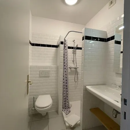 Logis - Le Belvedere - 2 Etoiles Et Restaurant 2* רוקמאדור