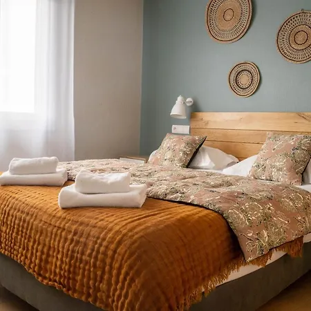 Logis - Le Belvedere - 2 Etoiles Et Restaurant Hotel 2*