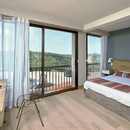 Logis - Le Belvedere - 2 Etoiles Et Restaurant Отель Рокамадур