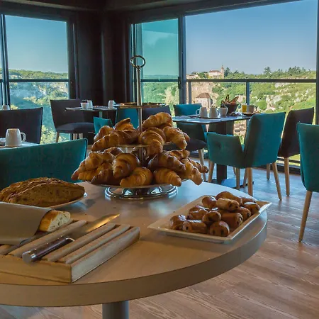 Отель Logis - Le Belvedere - 2 Etoiles Et Restaurant 2*