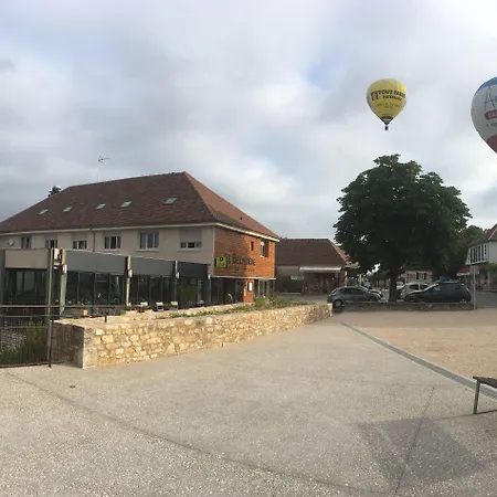 Logis - Le Belvedere - 2 Etoiles Et Restaurant 2*