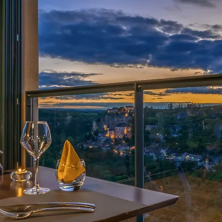 Отель Logis - Le Belvedere - 2 Etoiles Et Restaurant Рокамадур