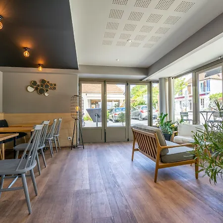Logis - Le Belvedere - 2 Etoiles Et Restaurant Отель Рокамадур