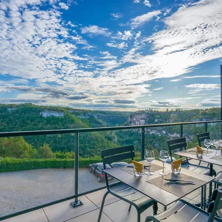 Logis - Le Belvedere - 2 Etoiles Et Restaurant Отель