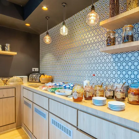 Logis - Le Belvedere - 2 Etoiles Et Restaurant Hotel 2*