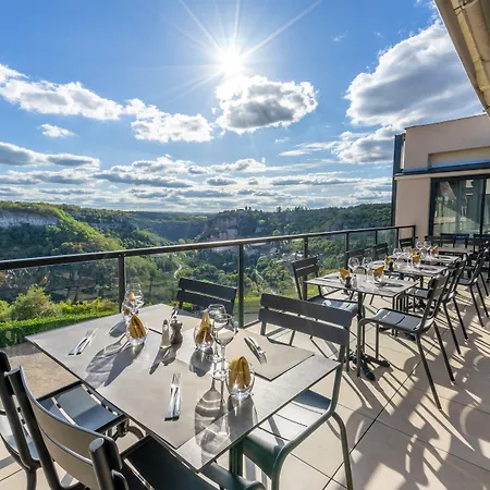 Logis - Le Belvedere - 2 Etoiles Et Restaurant 2* Рокамадур