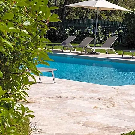 Logis Le Belvédère Hotel 2*
