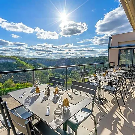 Logis - Le Belvedere - 2 Etoiles Et Restaurant Otel 2*