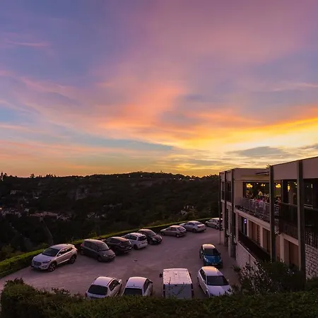 Logis - Le Belvedere - 2 Etoiles Et Restaurant מלון