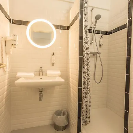 Logis - Le Belvedere - 2 Etoiles Et Restaurant