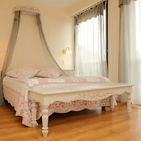 מלון Logis - Le Belvedere - 2 Etoiles Et Restaurant רוקמאדור
