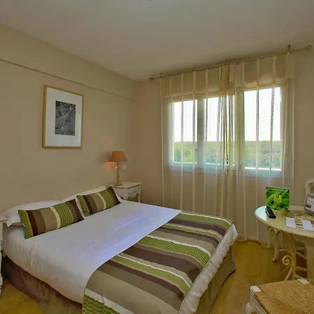 Logis - Le Belvedere - 2 Etoiles Et Restaurant רוקמאדור