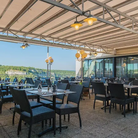 מלון Logis - Le Belvedere - 2 Etoiles Et Restaurant רוקמאדור