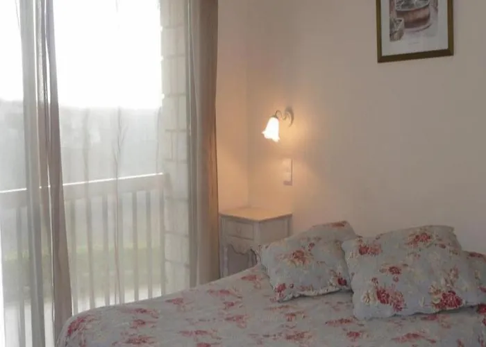 Ξενοδοχείο Logis - Le Belvedere - 2 Etoiles Et Restaurant 2*