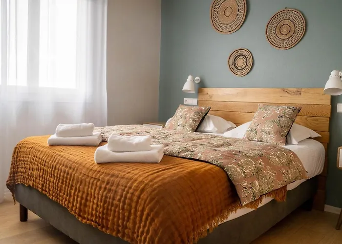 Logis - Le Belvedere - 2 Etoiles Et Restaurant Hotel 2*