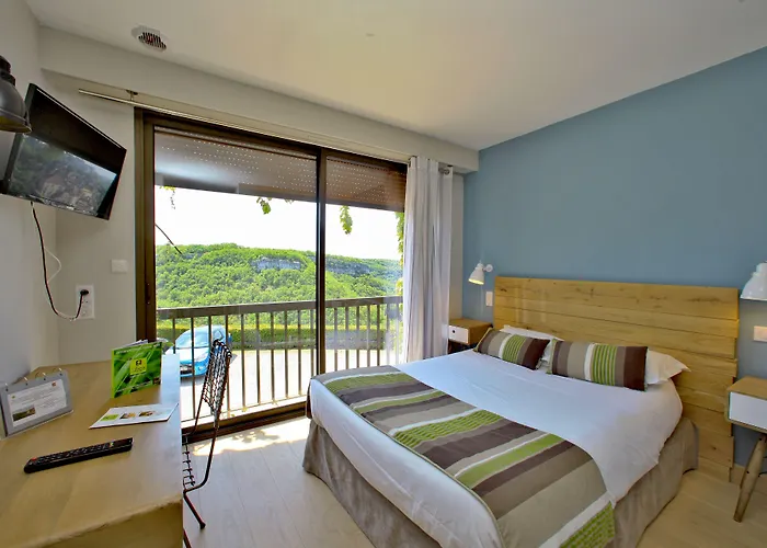 Logis - Le Belvedere - 2 Etoiles Et Restaurant Hotel 2*