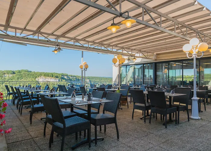 Logis - Le Belvedere - 2 Etoiles Et Restaurant Hotel Rocamadour