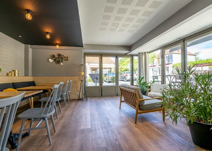 Logis - Le Belvedere - 2 Etoiles Et Restaurant Hotel Rocamadour