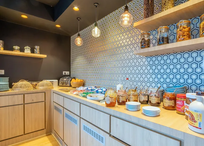 Logis - Le Belvedere - 2 Etoiles Et Restaurant Hotel 2*